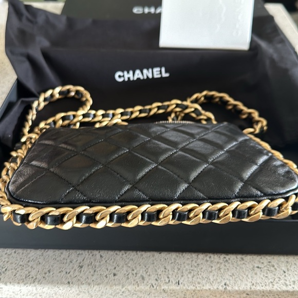 Chanel handbag - Picture 15 of 17